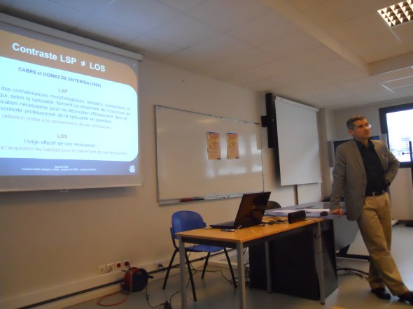 Un moment de l'intervention de Marcelo Tano: Les méthodologies dans l'enseignement des langues de spécialité